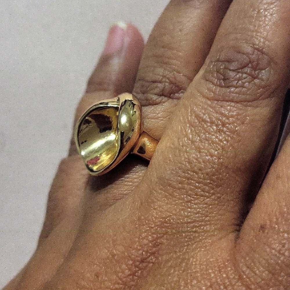 Ring - Picture 2 of 3